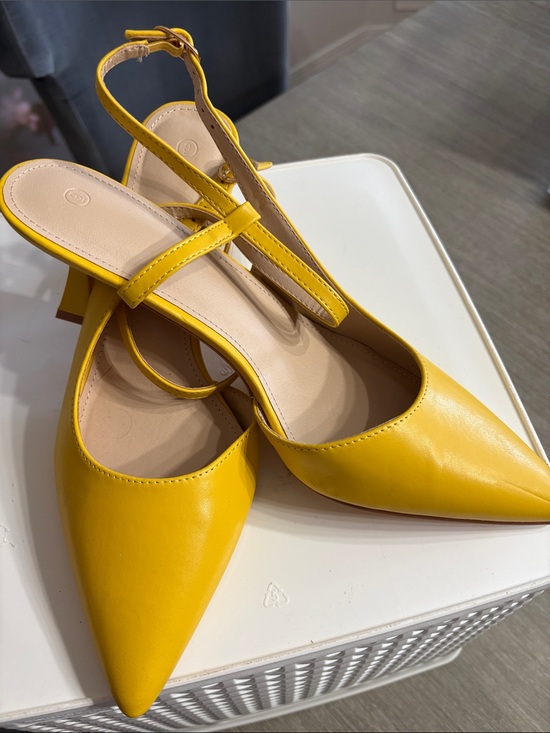 Shoes - Yellow Pointed-Toe Slingback Heels - Yellow Women Shoes